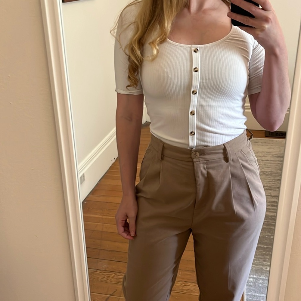 H&M Cream Fitted 3/4 Sleeve Button Down Shirt
